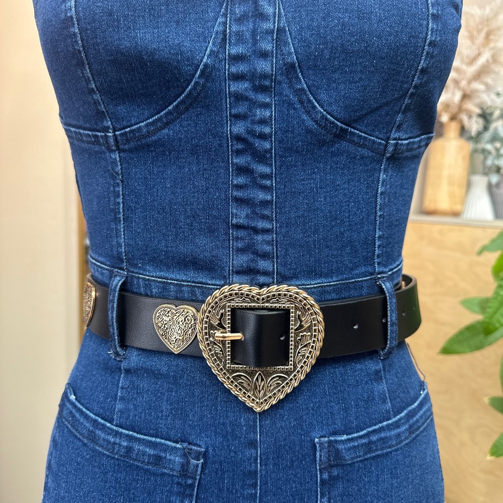 Etched Western Heart Buckle Belt | Black Faux Leather & Gold Detail 🤎✨ - Picture 2 of 7